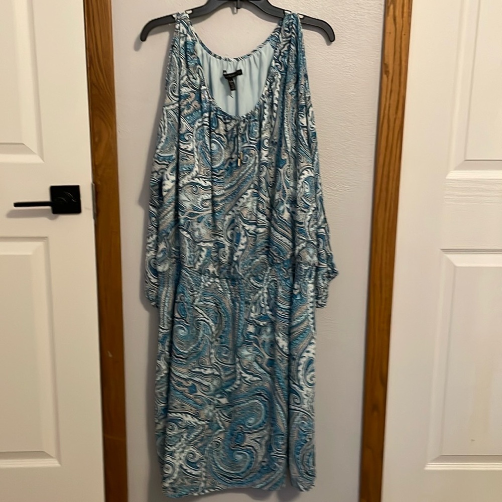 White House Black Marker Floral Cold-Shoulder dress, size 24W
